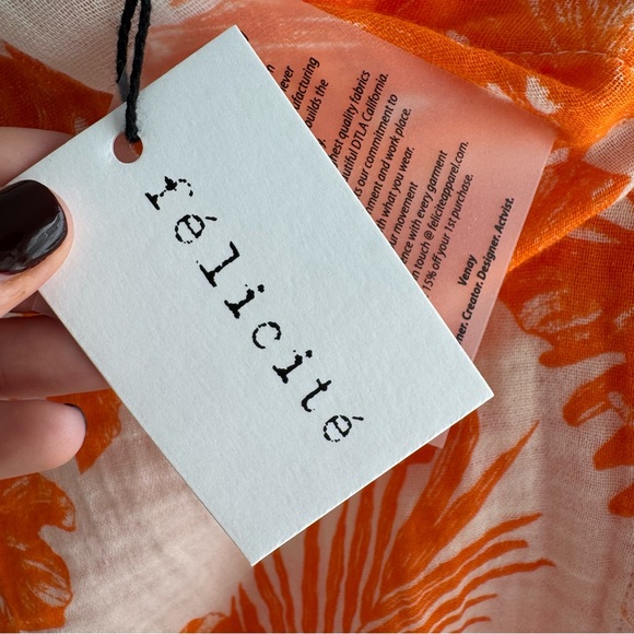 FELICITE short sleeve gauze print top in palm orange women’s size Medium NEW - Picture 10 of 11